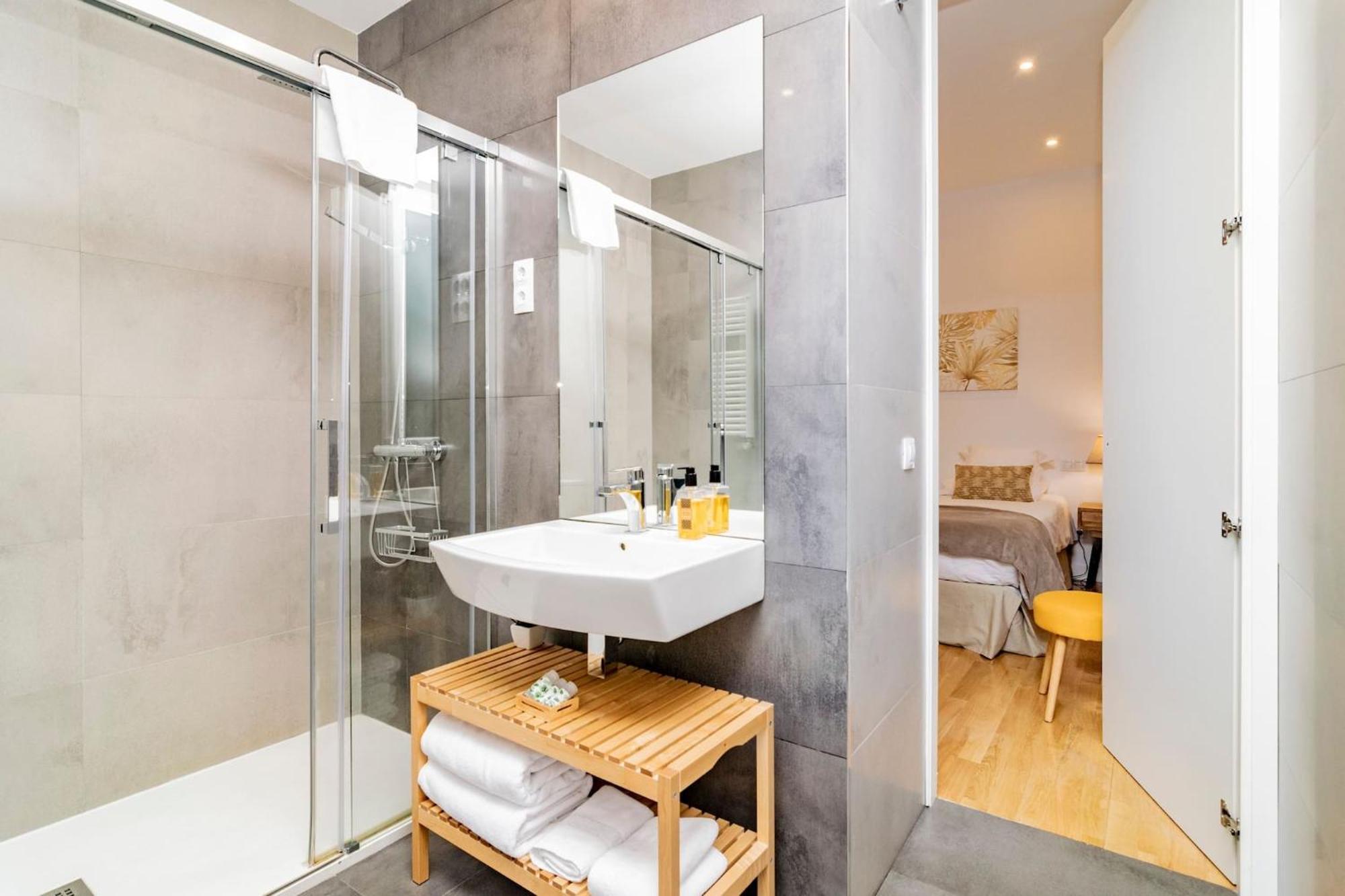 Juan Bravo Suites Madrid Eksteriør billede